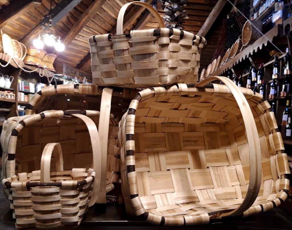 Cesta Rústica de Tabliza de Castaño con Asa
