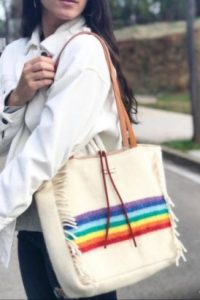 bolso hippie arco iris flecos