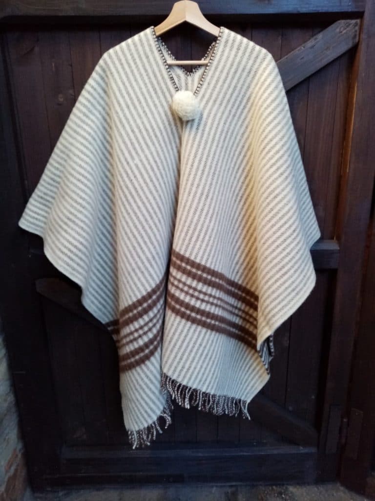 Poncho Color Crudo de Lana Merina 100% rayas marrones