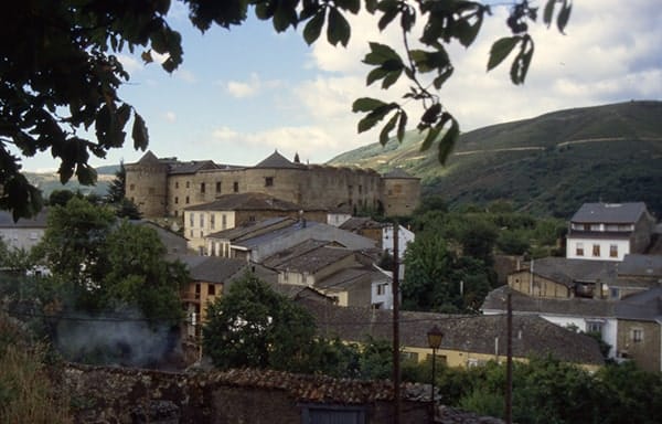 hoteles en villafranca del bierzo españa